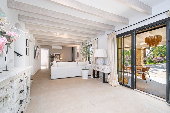 Image No.32-8 Bed Country House for sale