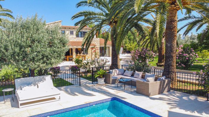 Image No.6-8 Bed Country House for sale