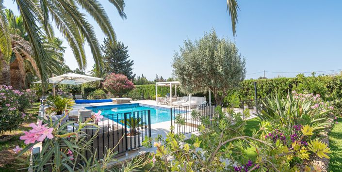 Image No.9-8 Bed Country House for sale