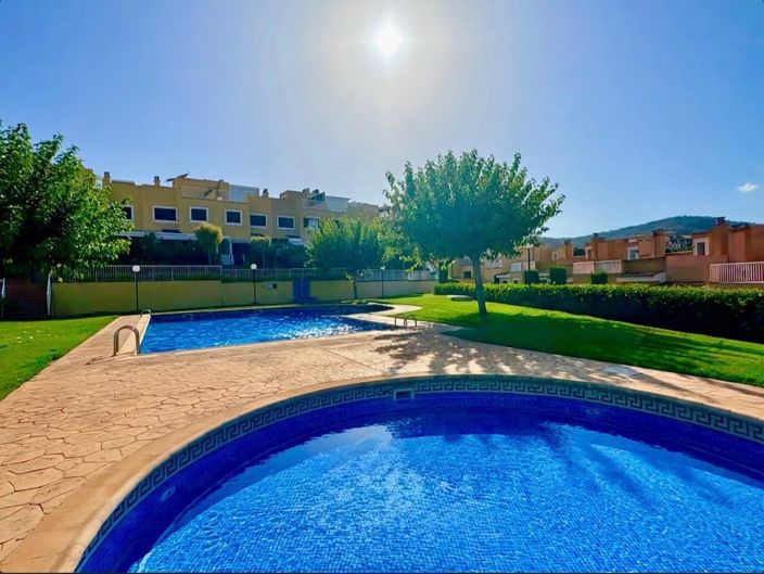 Image No.1-3 Bed Property for sale