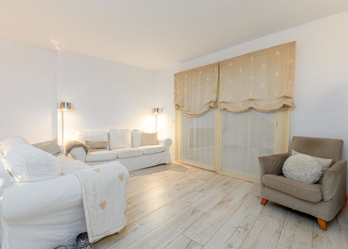 Image No.11-3 Bed Property for sale