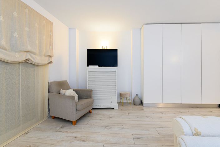 Image No.13-3 Bed Property for sale