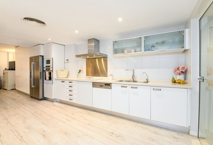 Image No.17-3 Bed Property for sale