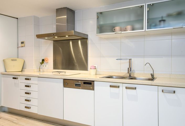 Image No.18-3 Bed Property for sale