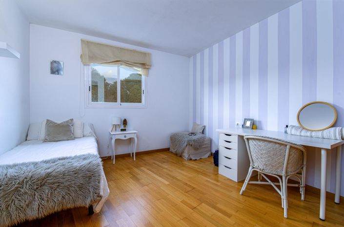 Image No.25-3 Bed Property for sale