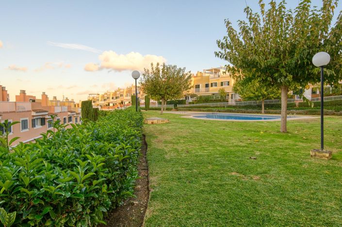 Image No.27-3 Bed Property for sale