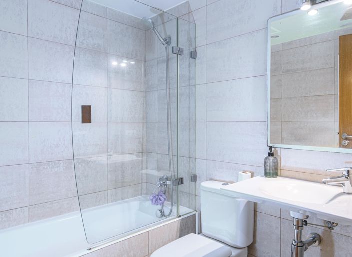 Image No.27-3 Bed Property for sale