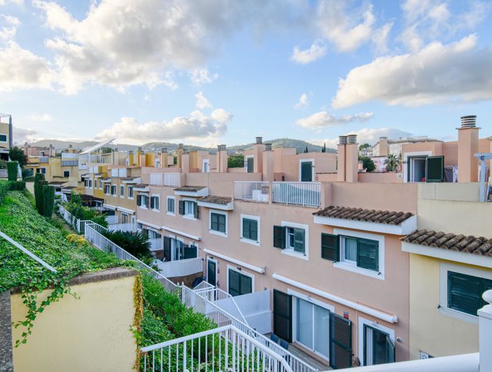 Image No.30-3 Bed Property for sale