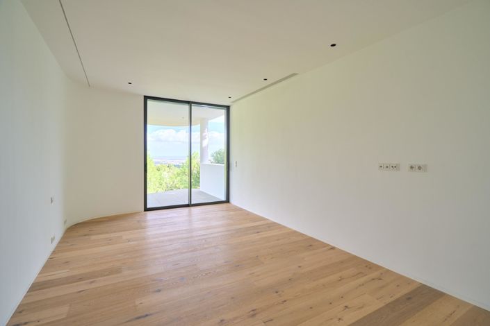 Image No.36-5 Bed Villa for sale