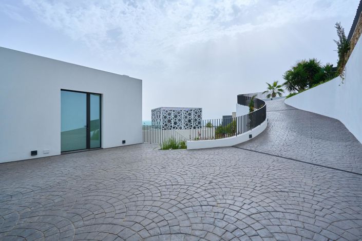 Image No.42-5 Bed Villa for sale