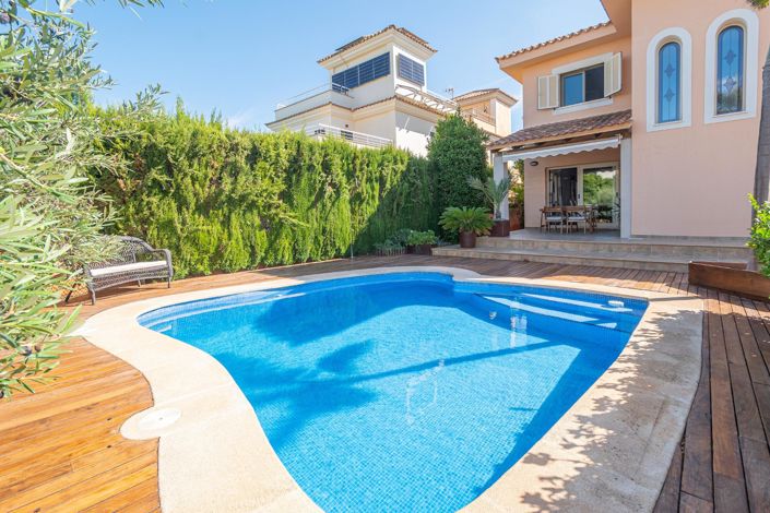 Image No.12-5 Bed Semi-Detached for sale