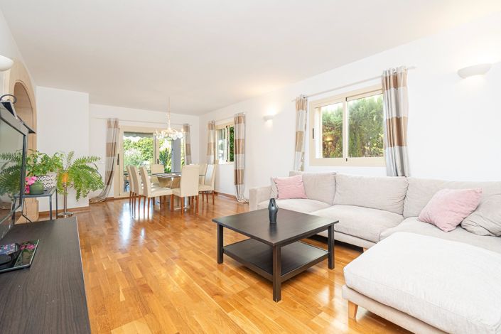 Image No.15-5 Bed Semi-Detached for sale