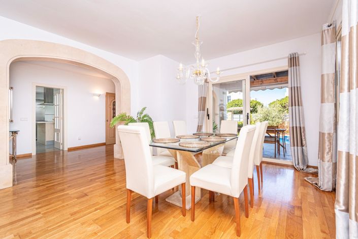 Image No.18-5 Bed Semi-Detached for sale