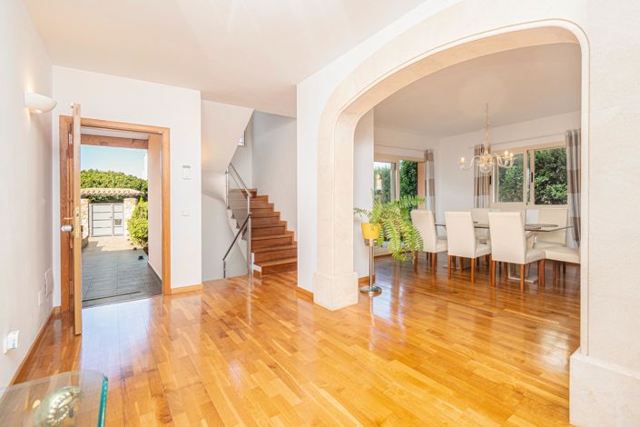 Image No.19-5 Bed Semi-Detached for sale