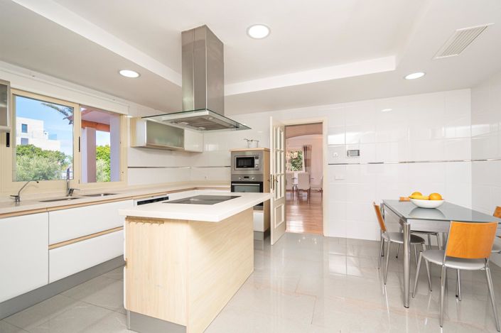 Image No.20-5 Bed Semi-Detached for sale