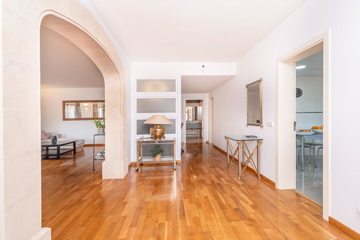 Image No.24-5 Bed Semi-Detached for sale