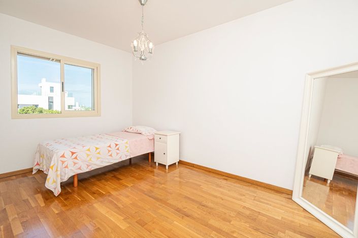 Image No.30-5 Bed Semi-Detached for sale