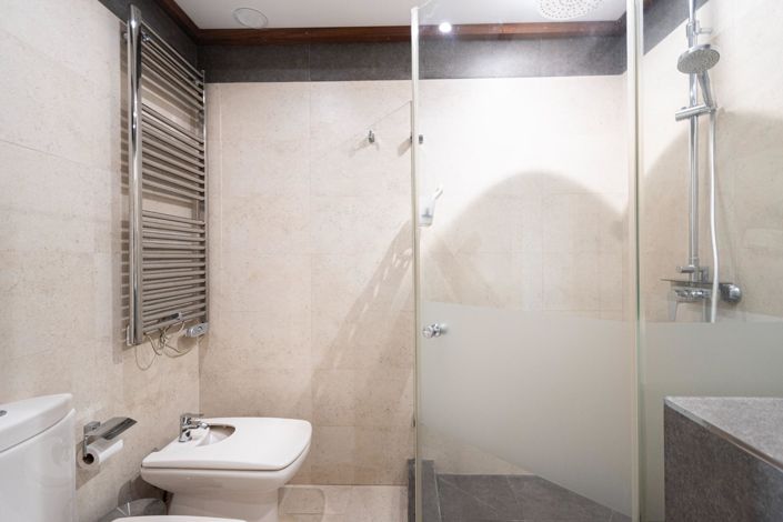 Image No.36-5 Bed Semi-Detached for sale