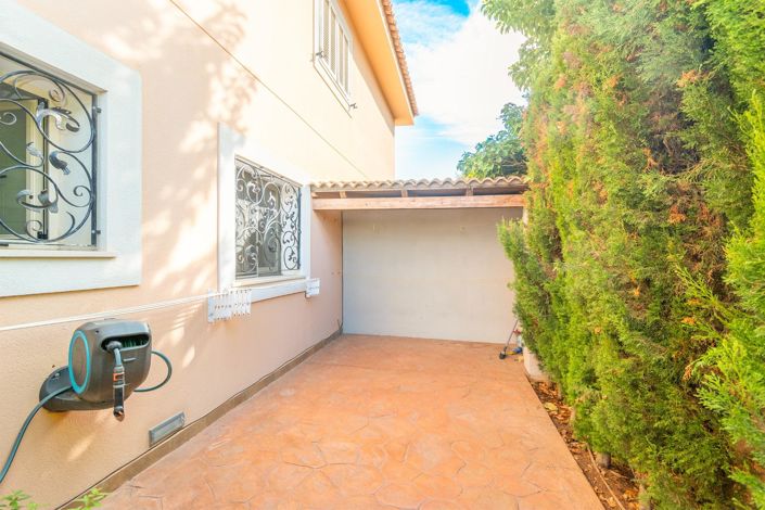 Image No.43-5 Bed Semi-Detached for sale