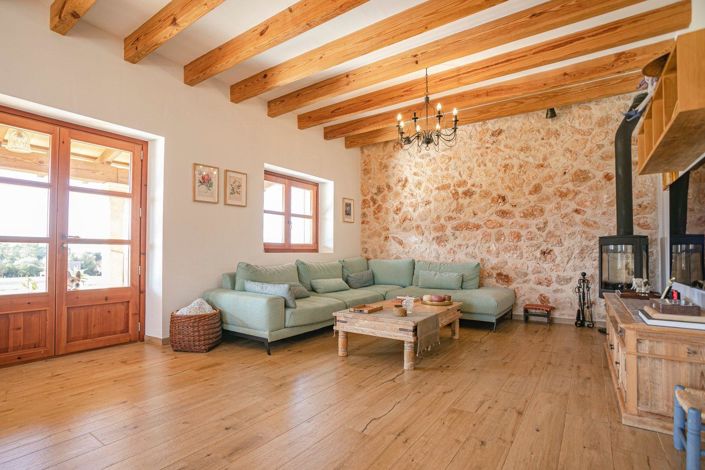 Image No.18-4 Bed Country House for sale