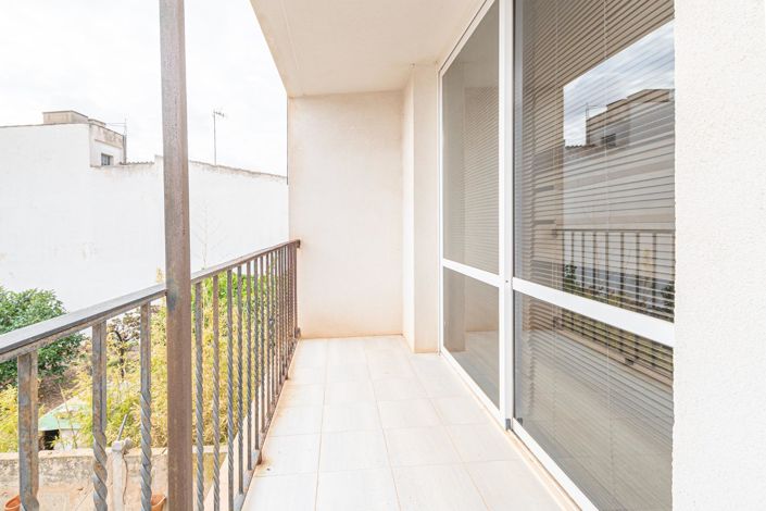 Image No.34-6 Bed Property for sale