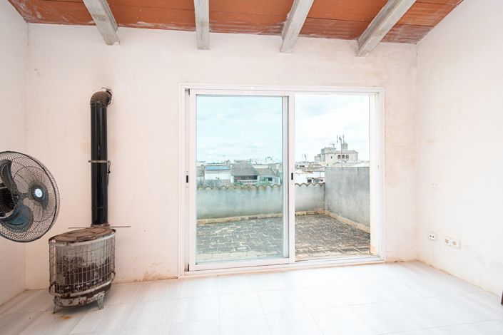 Image No.38-6 Bed Property for sale