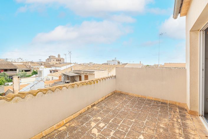 Image No.39-6 Bed Property for sale