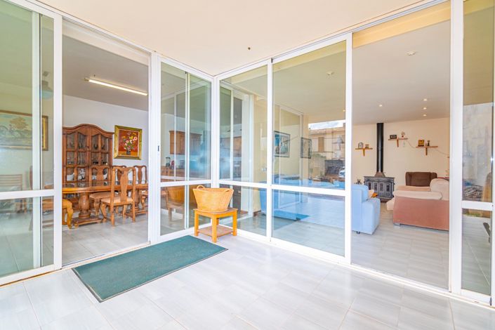 Image No.4-6 Bed Property for sale