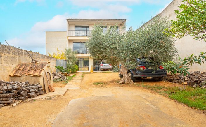 Image No.41-6 Bed Property for sale