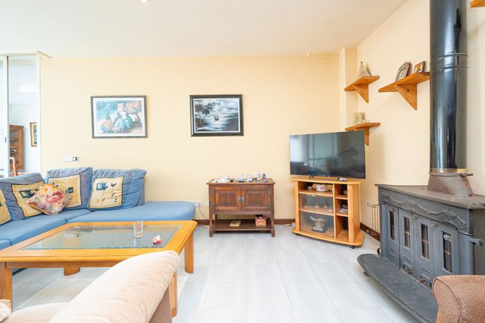 Image No.7-6 Bed Property for sale