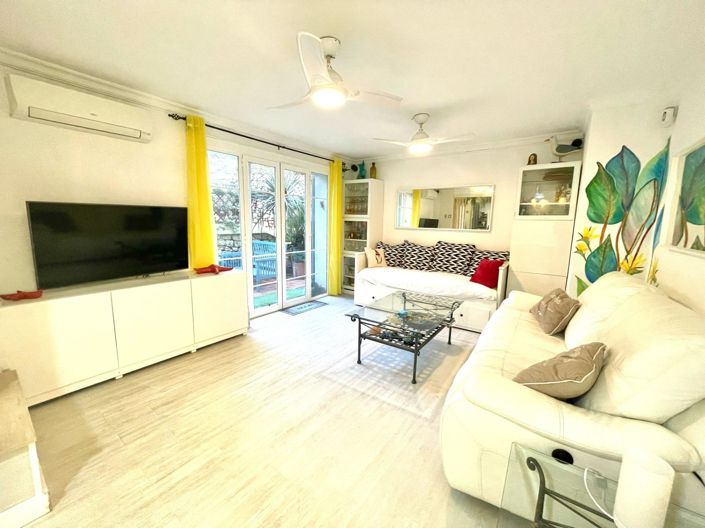 Image No.12-3 Bed Property for sale