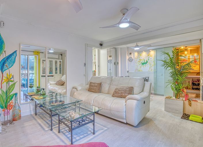 Image No.15-3 Bed Property for sale