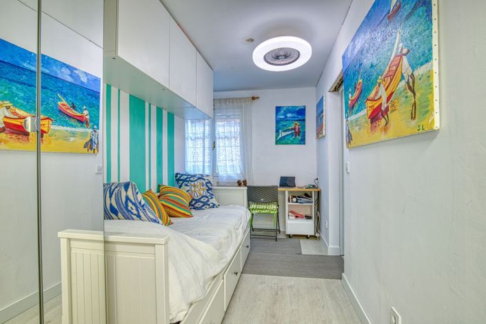 Image No.18-3 Bed Property for sale