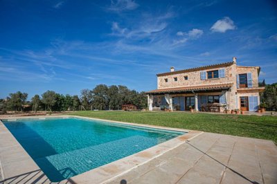 Maison de campagne de 4 chambres à vendre à Algaida