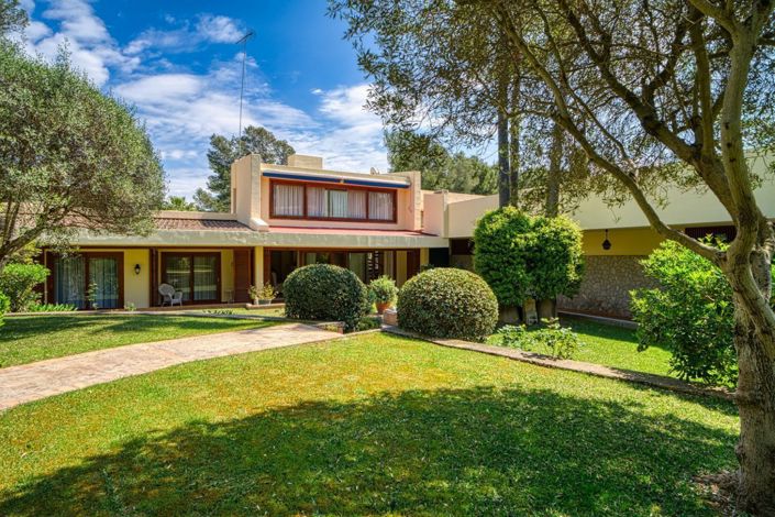 Image No.1-7 Bed Villa for sale