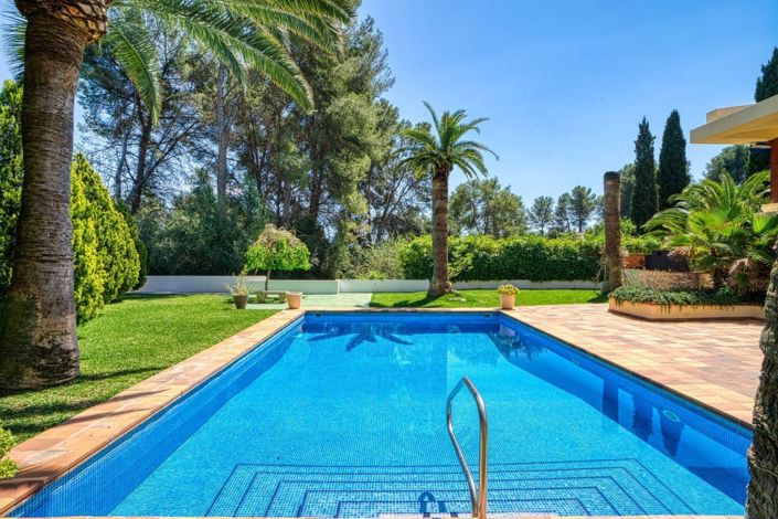 Image No.11-7 Bed Villa for sale