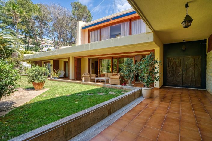 Image No.15-7 Bed Villa for sale