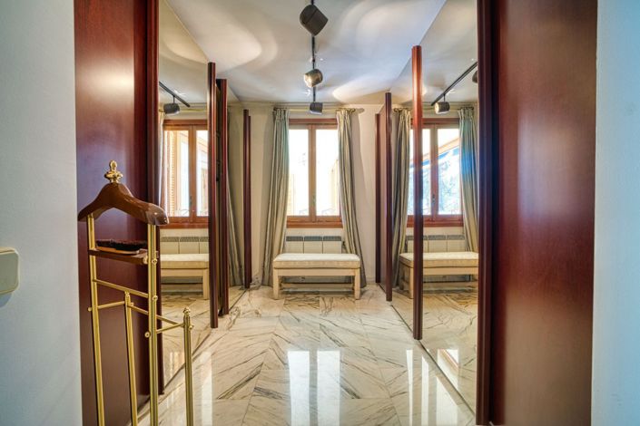 Image No.28-7 Bed Villa for sale