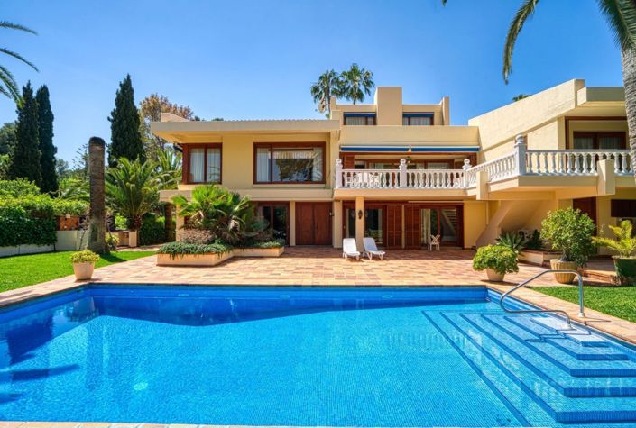 Image No.3-7 Bed Villa for sale