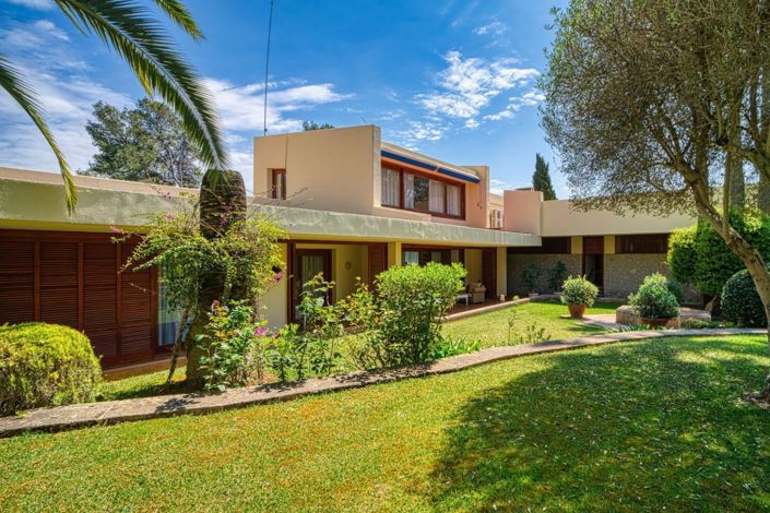 Image No.4-7 Bed Villa for sale