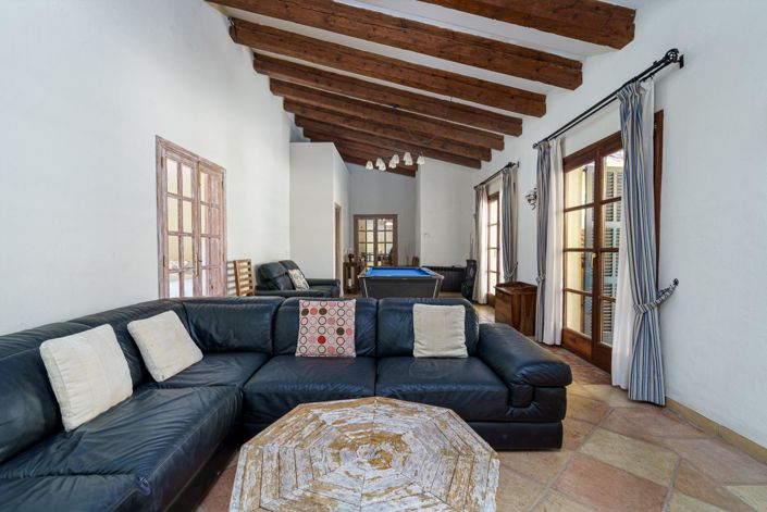 Image No.12-6 Bed Country House for sale