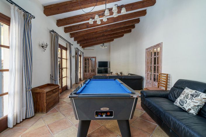 Image No.13-6 Bed Country House for sale