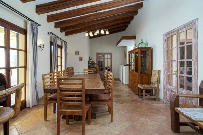 Image No.17-6 Bed Country House for sale