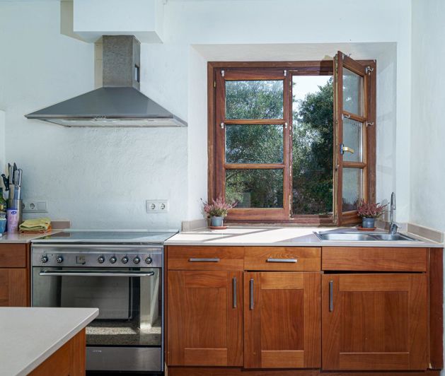 Image No.18-6 Bed Country House for sale