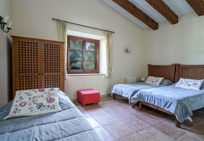 Image No.24-6 Bed Country House for sale