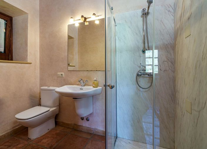 Image No.25-6 Bed Country House for sale