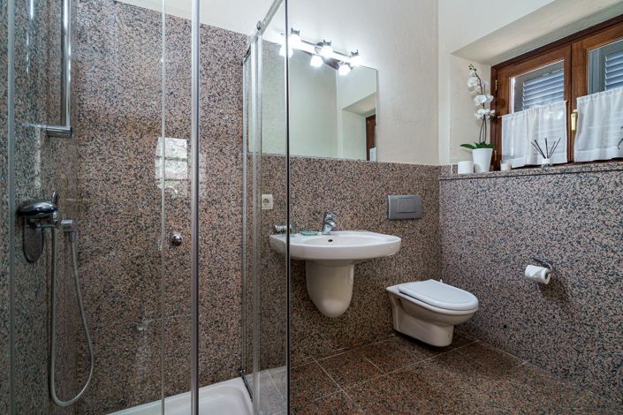 Image No.27-6 Bed Country House for sale