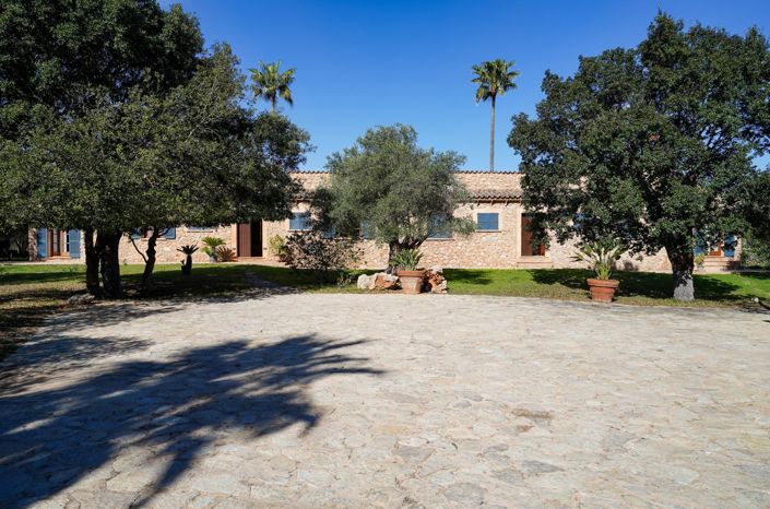 Image No.31-6 Bed Country House for sale