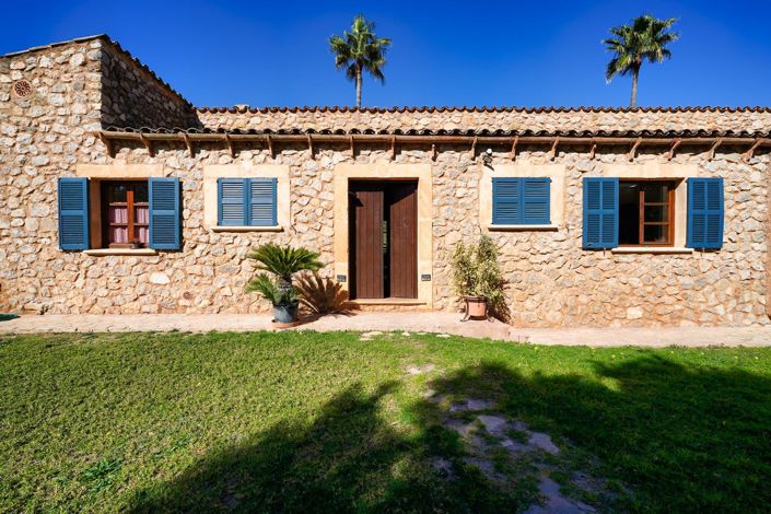 Image No.8-6 Bed Country House for sale