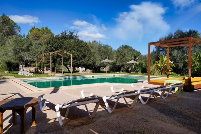 Image No.10-6 Bed Country House for sale